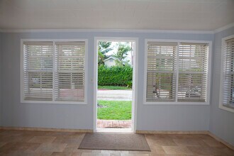 419 43rd St in West Palm Beach, FL - Foto de edificio - Building Photo