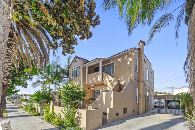 2510 Magnolia Ave in Long Beach, CA - Building Photo - Building Photo