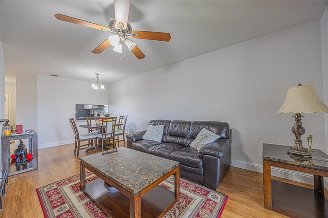 9541 SW 1st Ct in Coral Springs, FL - Foto de edificio - Building Photo