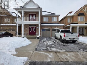 112-1112 Fahey Dr in Brampton, ON - Building Photo - Building Photo