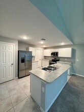 1517 NE 36th St in Cape Coral, FL - Foto de edificio - Building Photo