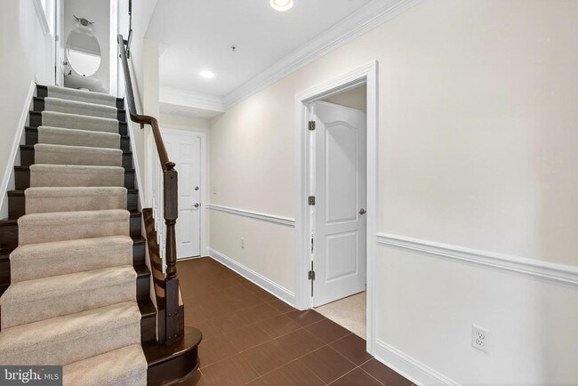 property at 322 N George Mason Dr