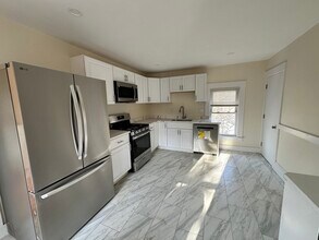 64 Cedar St in Wellesley, MA - Building Photo - Building Photo