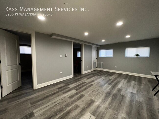 6235 W Wabansia Ave in Chicago, IL - Building Photo - Building Photo