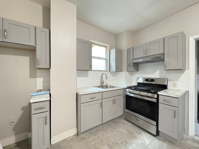 79 Myrtle Ave, Unit 2