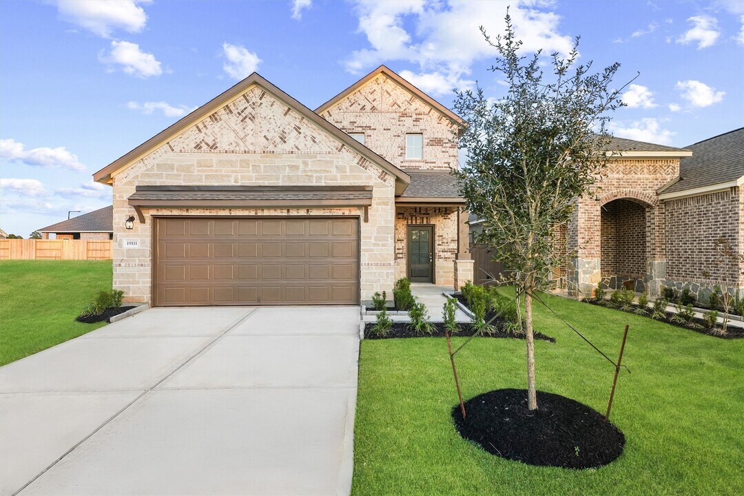 19111 Hazel Firs Ln in Magnolia, TX - Building Photo