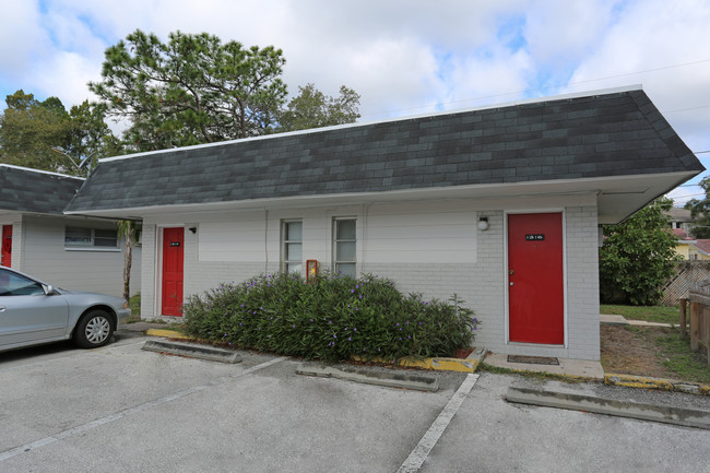 Avesta Lexington Court in Tampa, FL - Building Photo - Building Photo