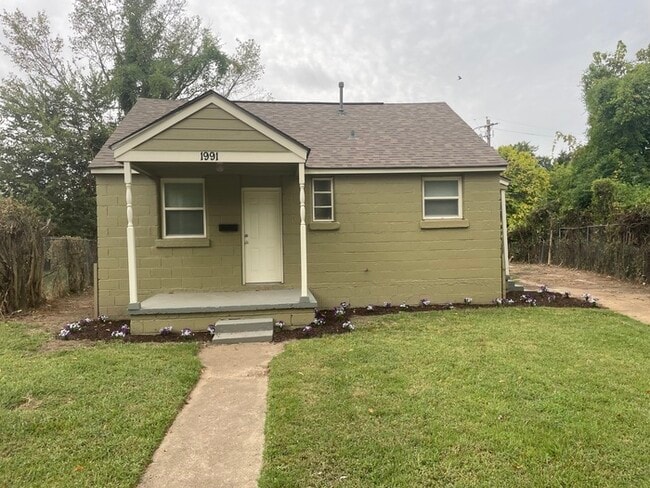 property at 1991 S Dianne Cir