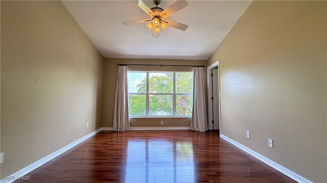 8431 Village Edge Cir in Ft. Myers, FL - Foto de edificio - Building Photo