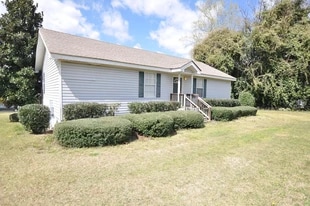 1900 Lee Rd 61 in Auburn, AL - Building Photo