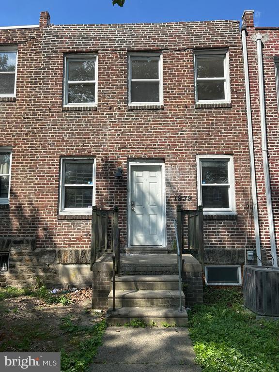 property at 1939 W Chew Ave