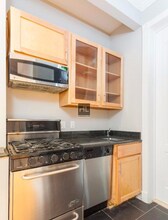 AVENUE B, Unit 1/2FN in New York, NY - Building Photo - Building Photo