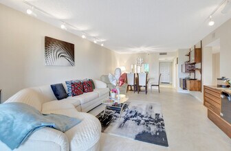 7310 Ashford Pl in Delray Beach, FL - Building Photo - Building Photo