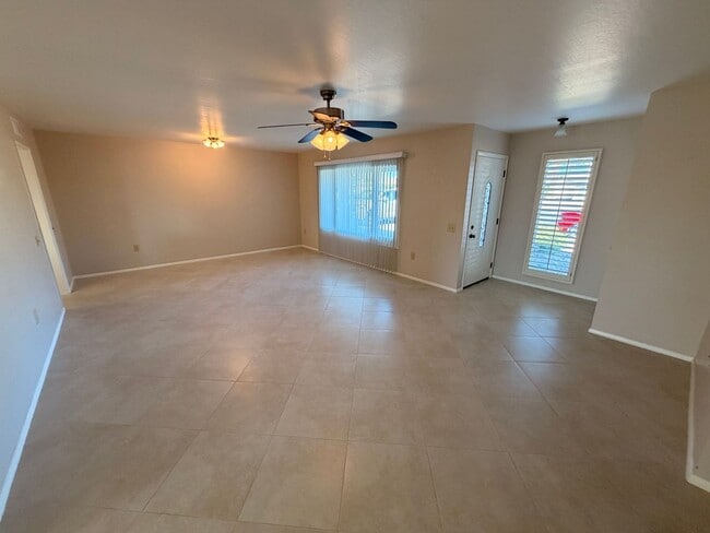 9867 W Picacho Ct in Sun City, AZ - Building Photo - Building Photo