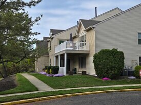 6 Canterbury Ct, Unit 6 Canterbury Court in Sewell, NJ - Building Photo