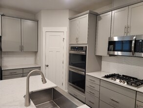 1594 Drakes Creek Rd in Hendersonville, TN - Foto de edificio - Building Photo