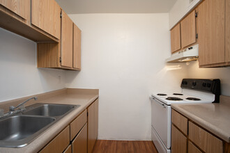 The Quails Apartments in Tucson, AZ - Building Photo - Interior Photo