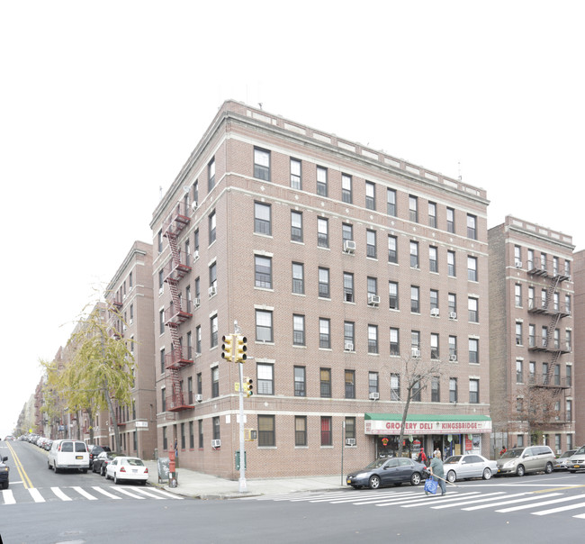 245 W 230th St in Bronx, NY - Building Photo - Primary Photo