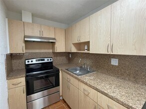 4721 NW 7th St in Miami, FL - Building Photo - Building Photo