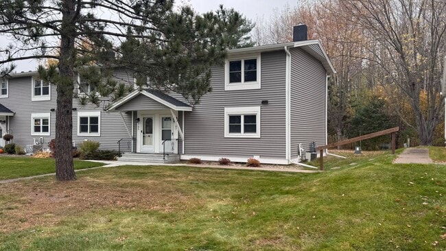 707 Bong Blvd in Duluth, MN - Building Photo - Building Photo