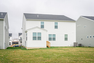 205 Whitetail Trl in Johnstown, OH - Foto de edificio - Building Photo