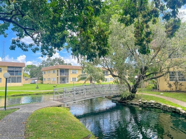 property at 5140 SW 40th Ave