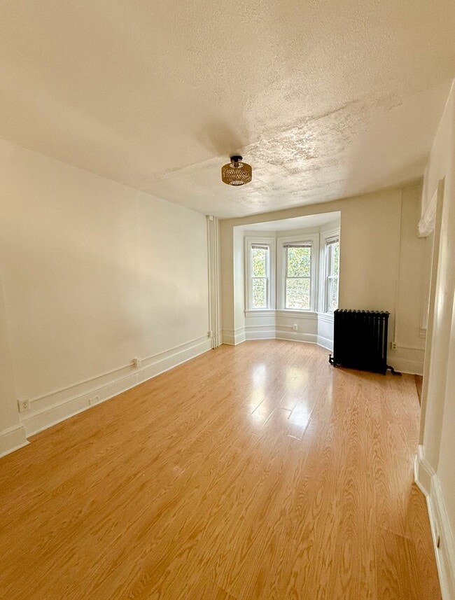 652 Columbia Ave