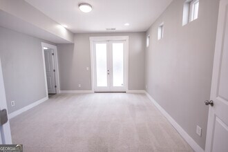 708 Banton Dr NW in Atlanta, GA - Building Photo - Building Photo