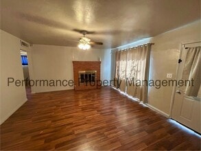 1509 El Serento Dr in Bakersfield, CA - Building Photo - Building Photo
