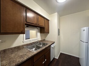 665 W Wrightwood Ave in Chicago, IL - Building Photo - Building Photo