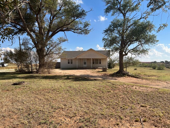 2275 S Roosevelt Rd 9 in Portales, NM - Building Photo - Building Photo