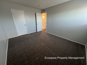 10742 E Exposition Ave in Aurora, CO - Building Photo - Building Photo