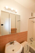 7300 N Ridge Blvd, Unit #307 in Chicago, IL - Building Photo - Building Photo