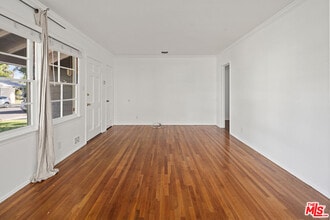 4925 Stern Ave in Los Angeles, CA - Building Photo - Building Photo