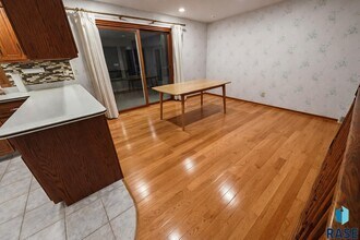 4504 S Lewis Ave in Sioux Falls, SD - Building Photo - Building Photo