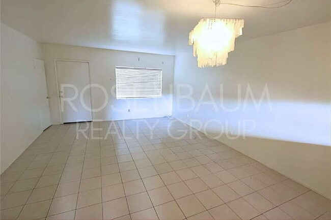 1326 N Miller Rd in Tempe, AZ - Building Photo - Building Photo