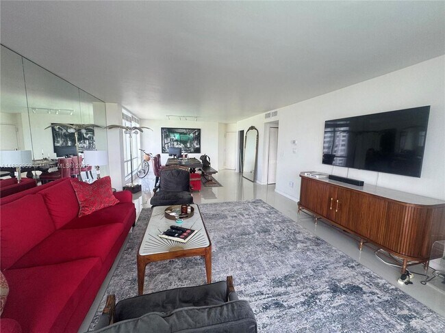 5750 Collins Ave in Miami Beach, FL - Building Photo - Building Photo