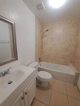 2801 Riverside Dr in Coral Springs, FL - Building Photo - Building Photo