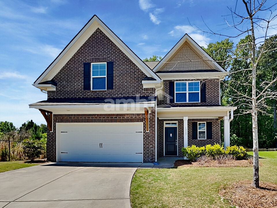 1327 Weatherbrook Cir in Lawrenceville, GA - Building Photo