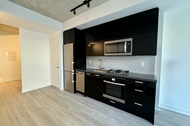 195 McCaul St in Toronto, ON - Building Photo - Building Photo