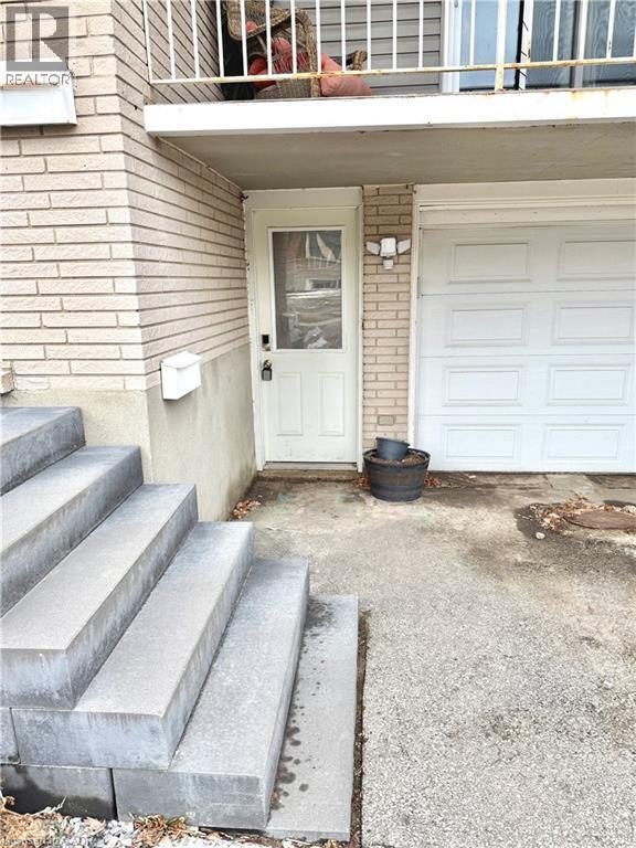 94 Vicmount Dr in Kitchener, ON - Building Photo - Building Photo