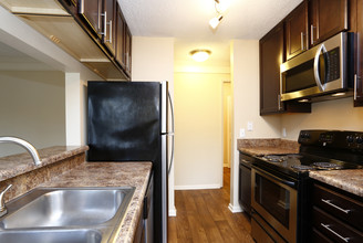 Ashbrook Apartments in Carrboro, NC - Building Photo - Interior Photo