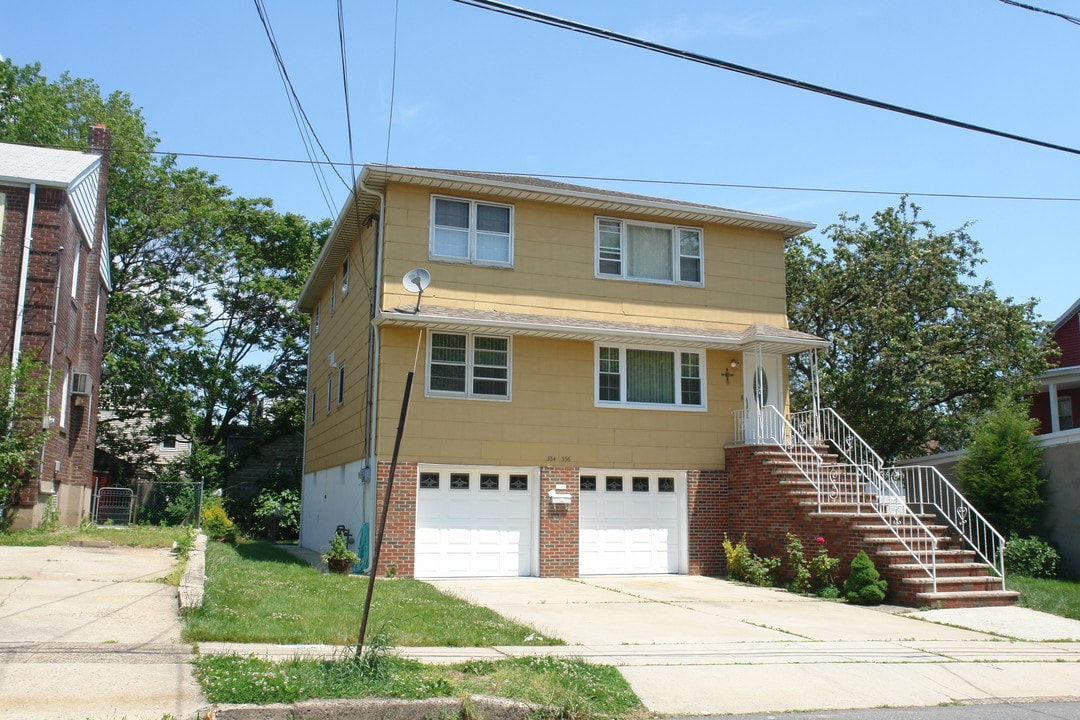 334-336 Meredith St in Perth Amboy, NJ - Building Photo