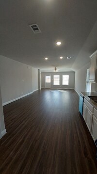 1425 Waverley Dr photo'