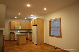 1321 W Belmont Ave in Chicago, IL - Building Photo - Building Photo