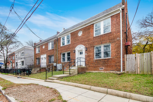 355 Parkland Pl SE | Rentals in Washington, DC