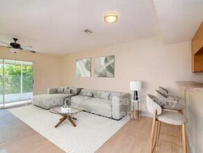 1532 Chateaux De Ville Ct in Clearwater, FL - Building Photo - Building Photo