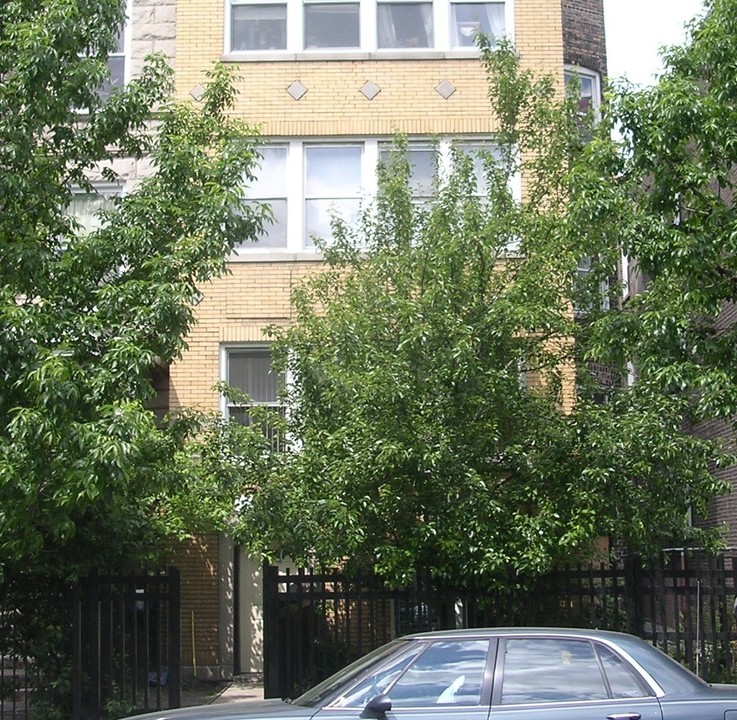 1522 N Kedzie Ave in Chicago, IL - Building Photo