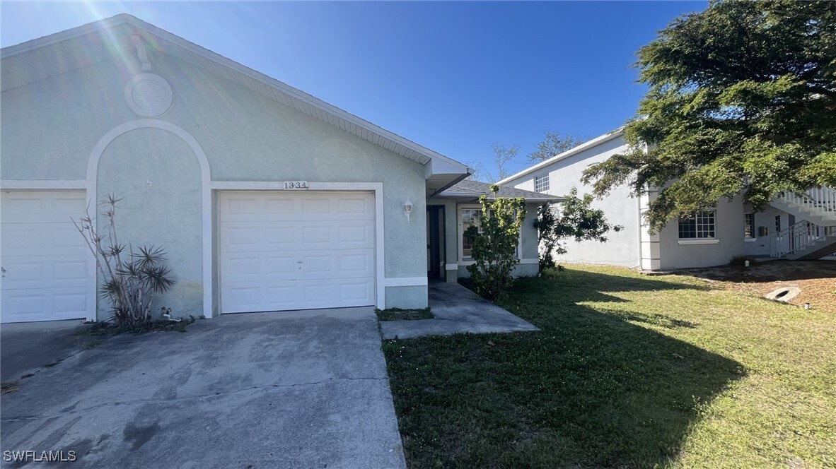 1334 SE 8th Ave in Cape Coral, FL - Building Photo