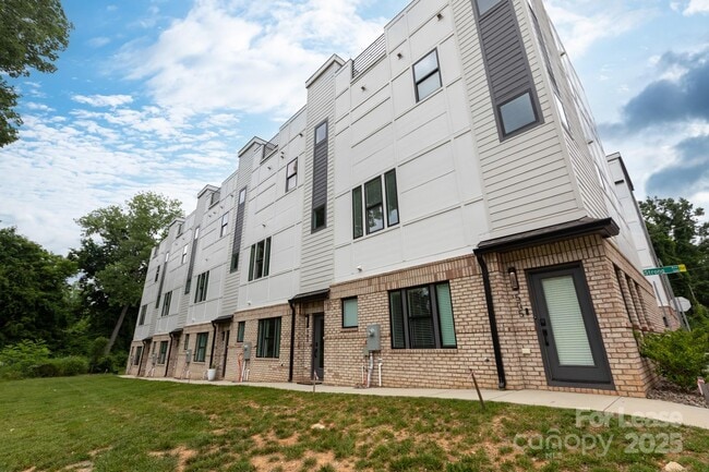 509 Strong Ave in Charlotte, NC - Building Photo - Building Photo